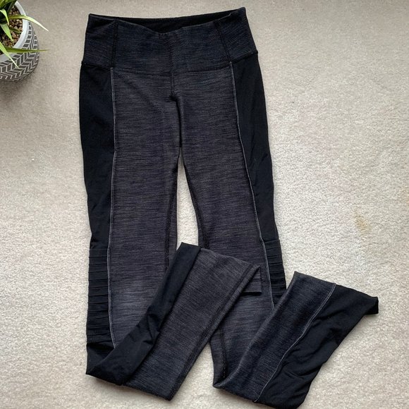 lululemon athletica Pants - Grey/black Lululemon Leggings (size 2)